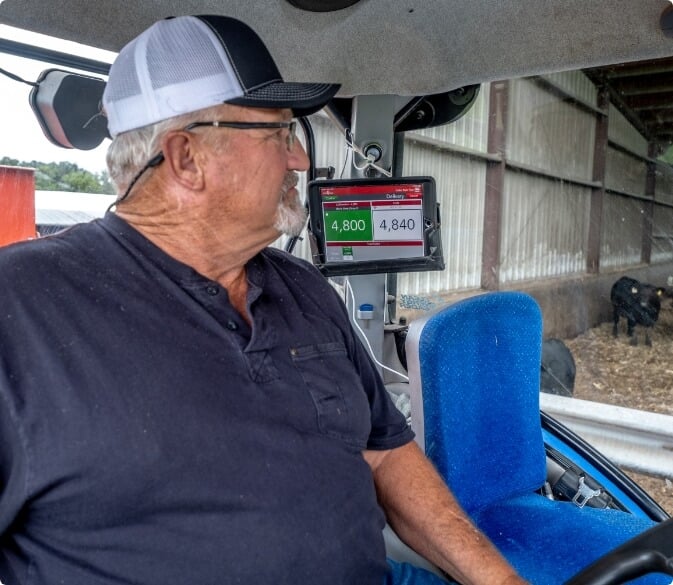 Tracking Feed with Performance Beef